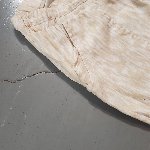 A Pea in the Pod Underbelly Linen Blend Pants Size Medium - Picture 4 of 7